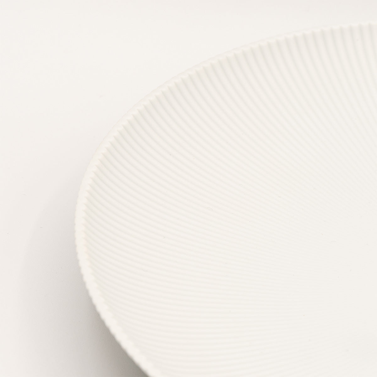Koransha - Porcelain Plate Pinstripe White - Arita Ware