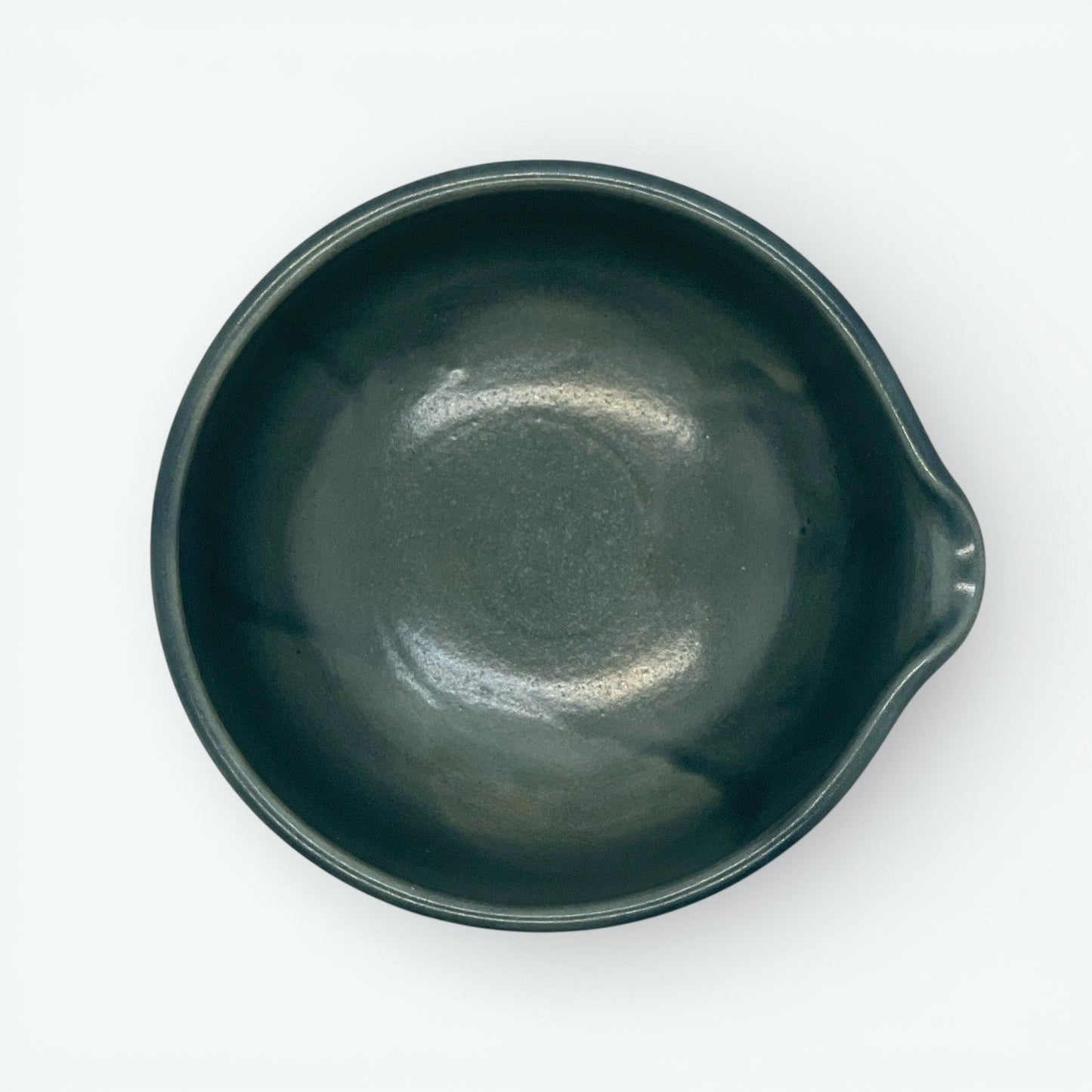 Artisan Spouted Matcha Bowl “Katakuchi” - Handcrafted Koishiwara Ware