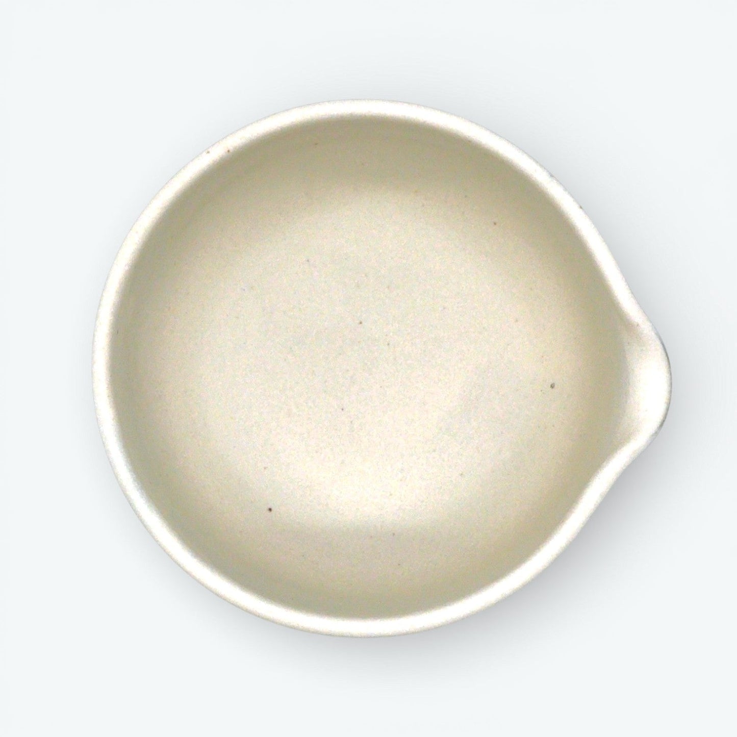 Artisan Spouted Matcha Bowl “Katakuchi” - Handcrafted Koishiwara Ware