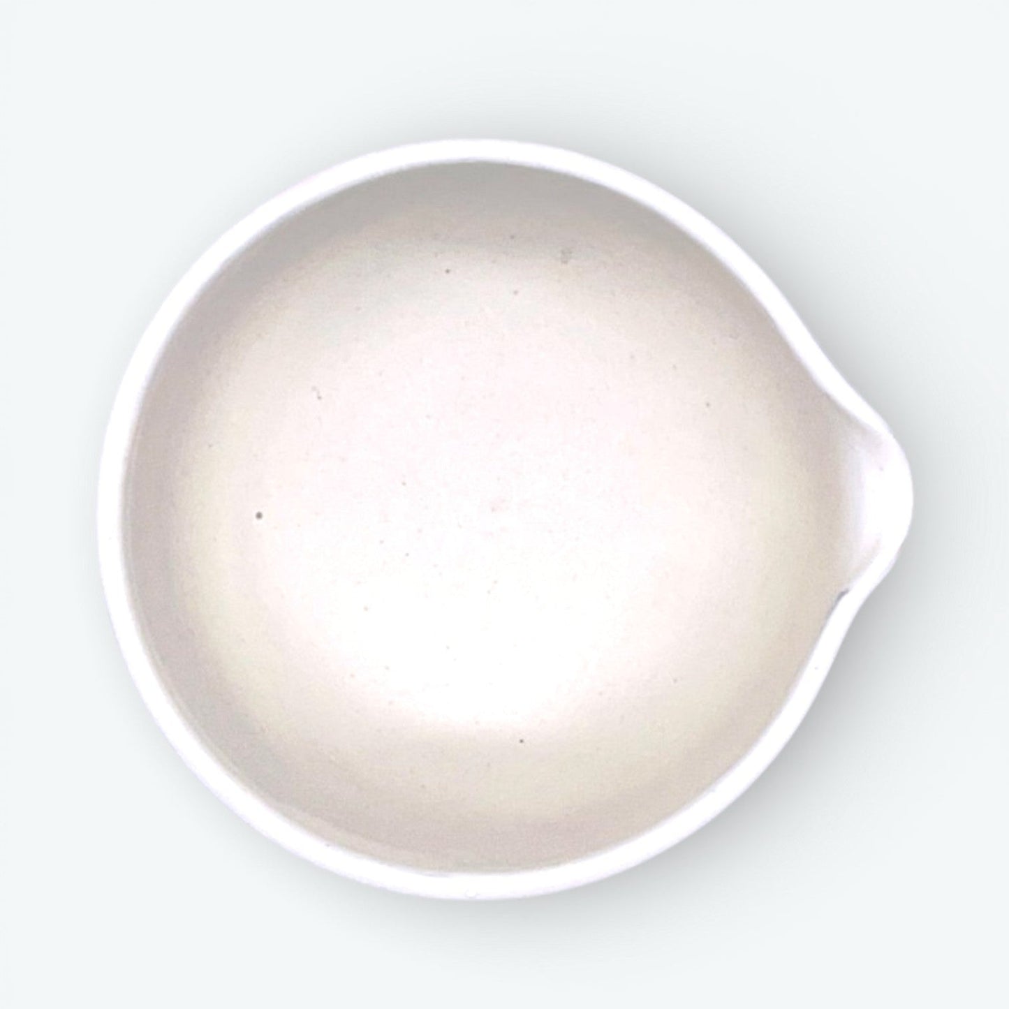 Artisan Spouted Matcha Bowl “Katakuchi” - Handcrafted Koishiwara Ware