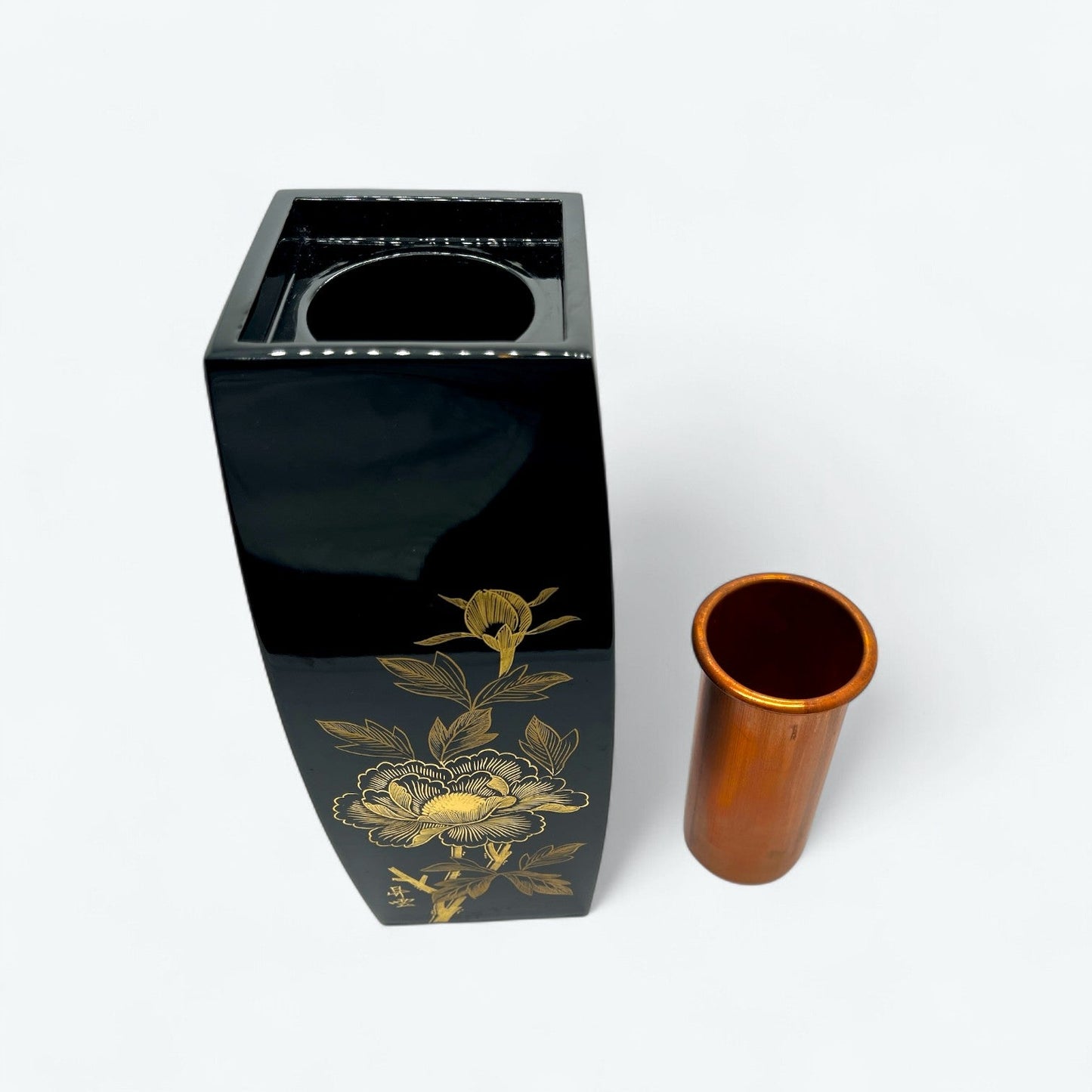 Vintage Japanese Lacquerware Vase by Shōun – Gold Peony Motif, with Base