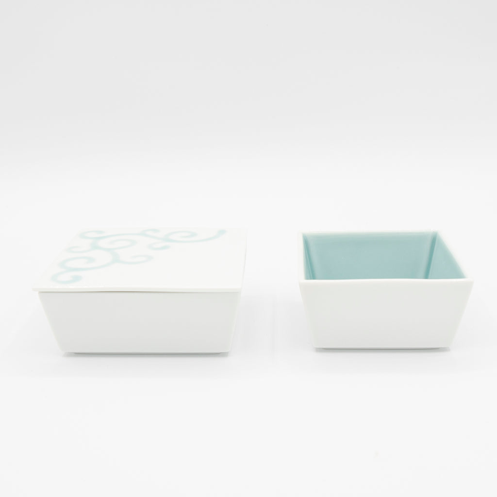 Seizan - Kakewake Square Box - Imari Nabeshima Ware - White